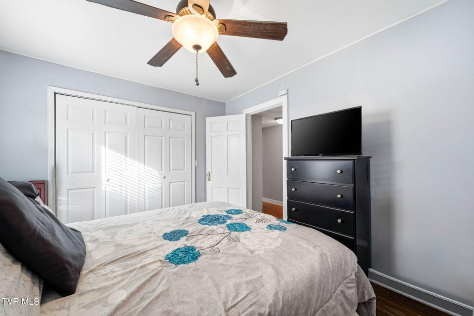 Photo #13: 557 Jackson Street