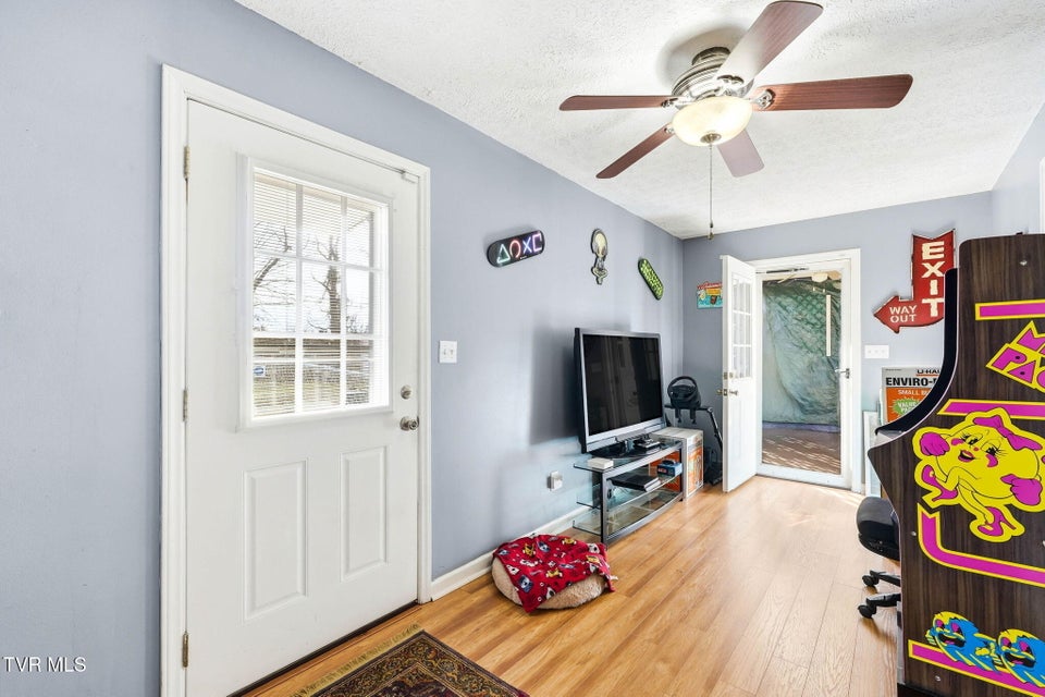 Photo #16: 557 Jackson Street