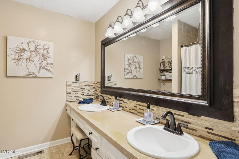 Photo #15: 1200 Michigan Avenue