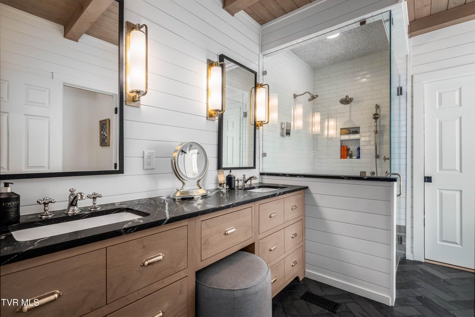 Photo #33: 1815 Waters Edge Drive