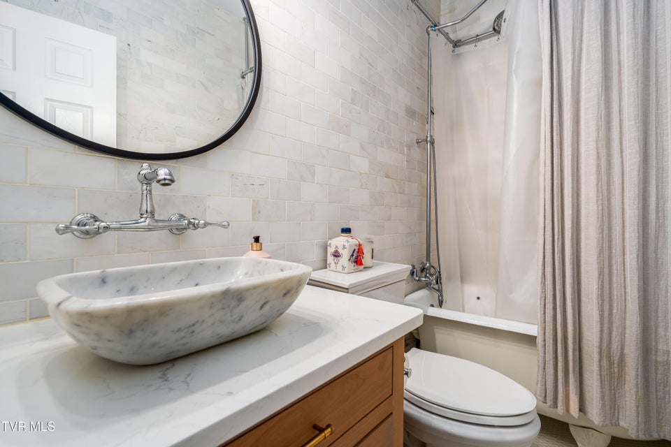 Photo #40: 1815 Waters Edge Drive