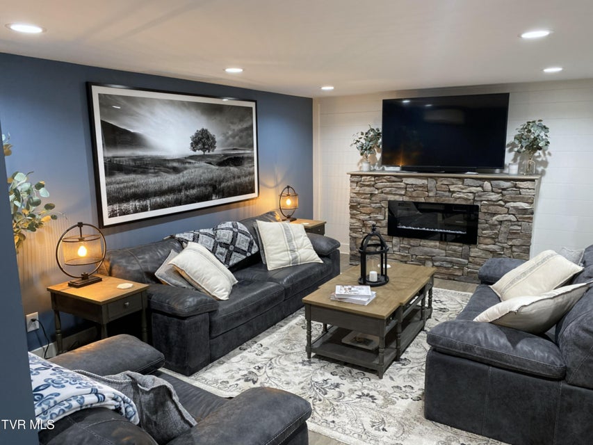 Photo #8: 539 Rambling Road