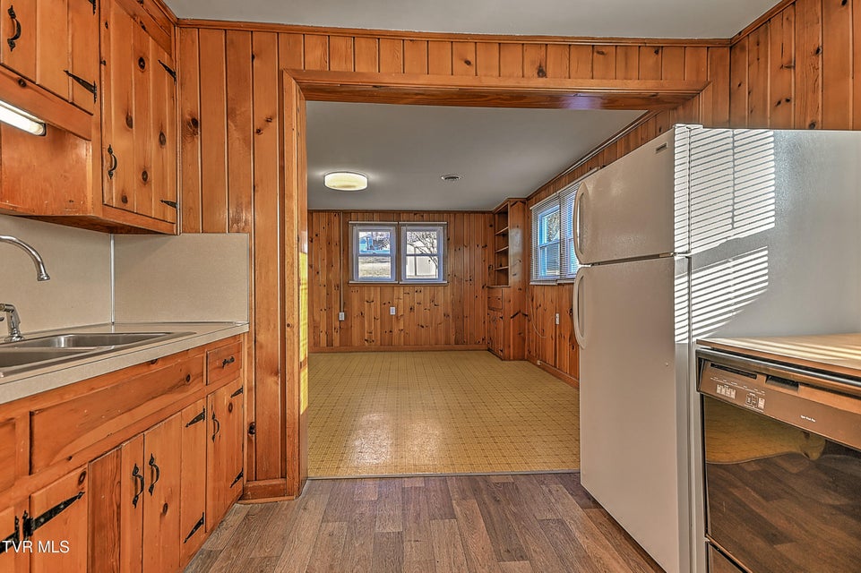 Photo #9: 1405 Newton Street