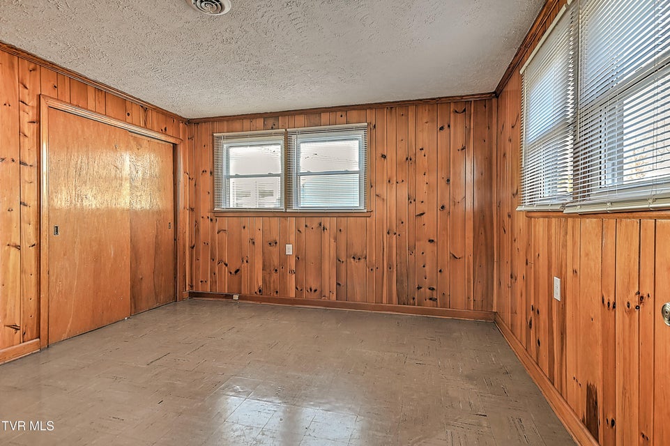 Photo #17: 1405 Newton Street