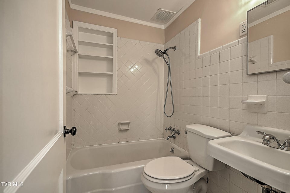 Photo #27: 1405 Newton Street