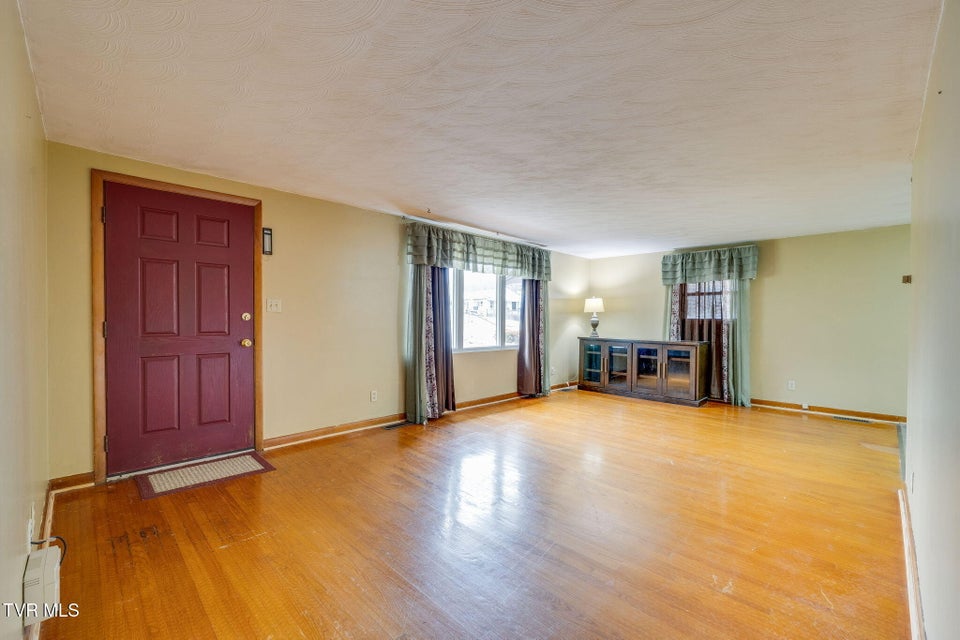 Photo #7: 165 Astor Dr Drive