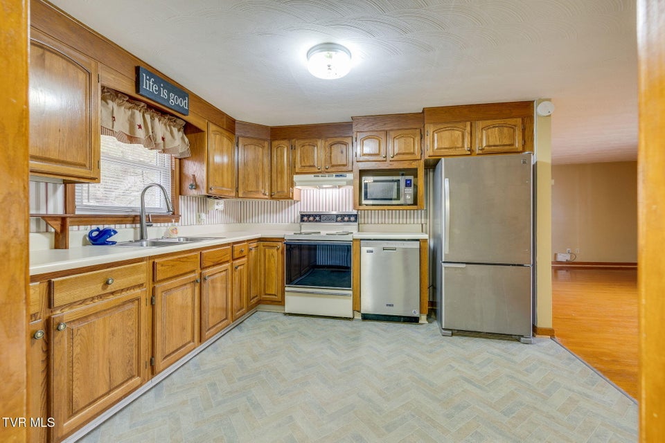 Photo #11: 165 Astor Dr Drive