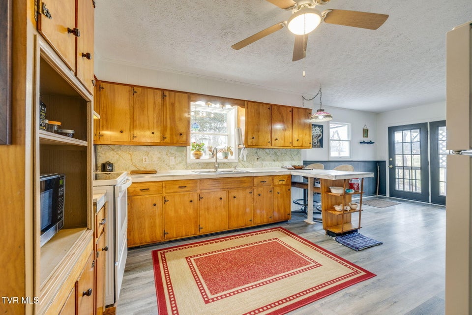 Photo #10: 125 Squirrel Haven Drive