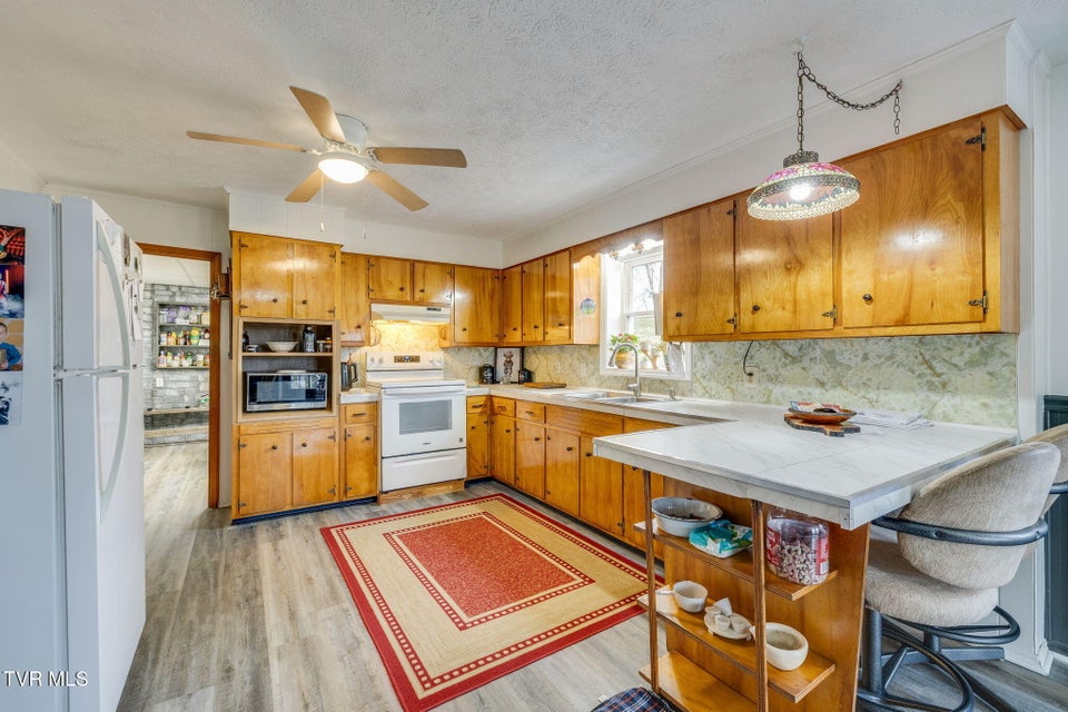 Photo #11: 125 Squirrel Haven Drive