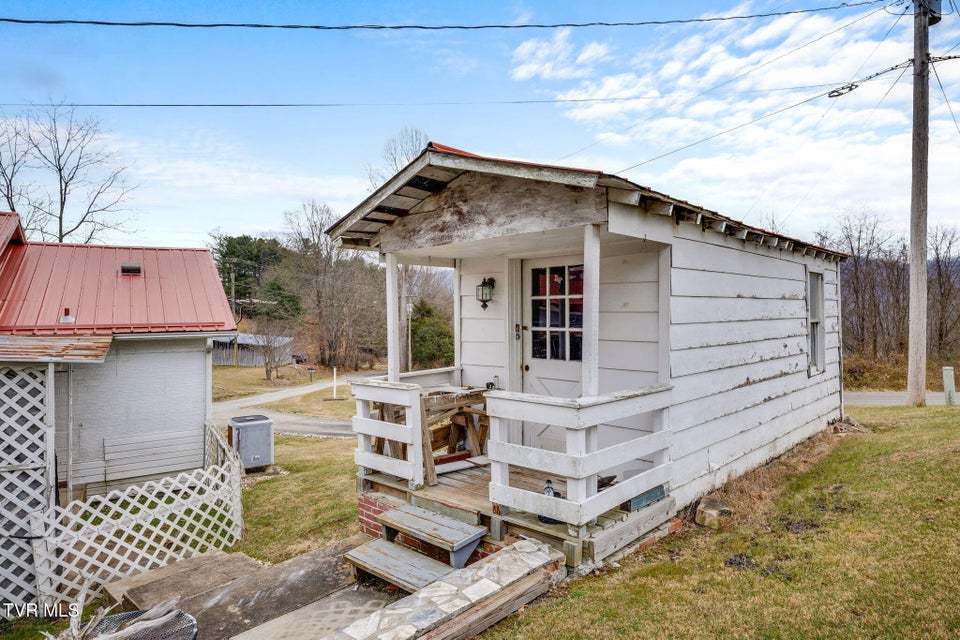 Photo #31: 125 Squirrel Haven Drive