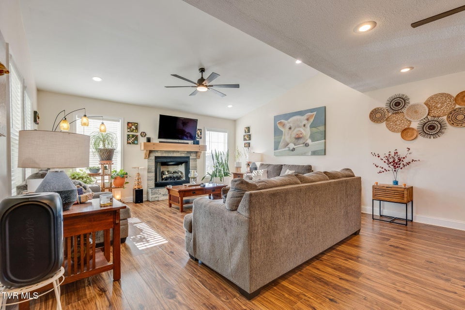 Photo #8: 2054 Meadow Creek Lane