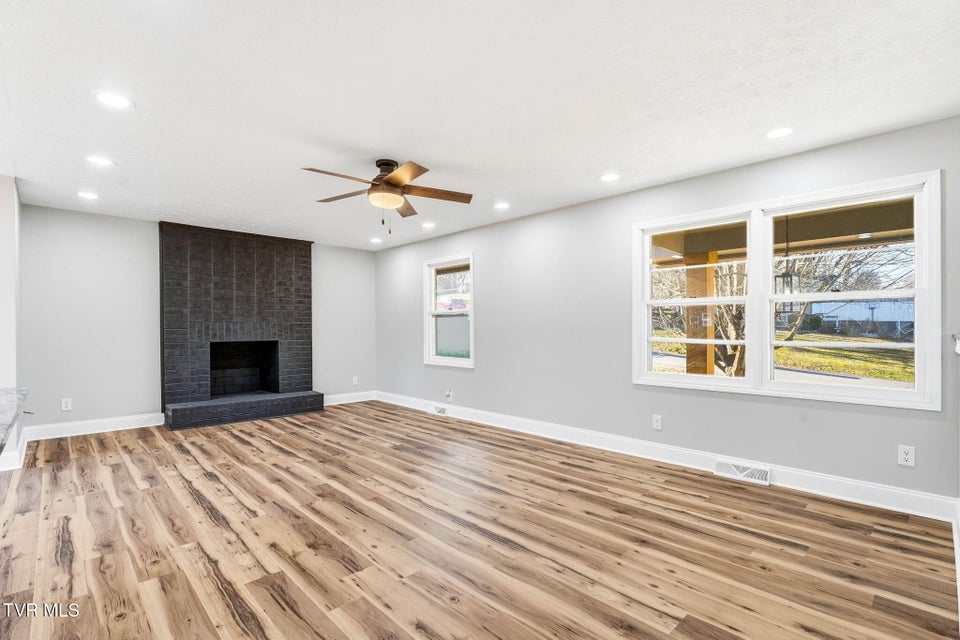 Photo #11: 1203 Beechwood Drive