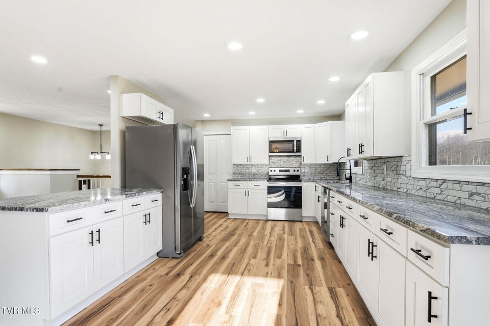 Photo #6: 1203 Beechwood Drive