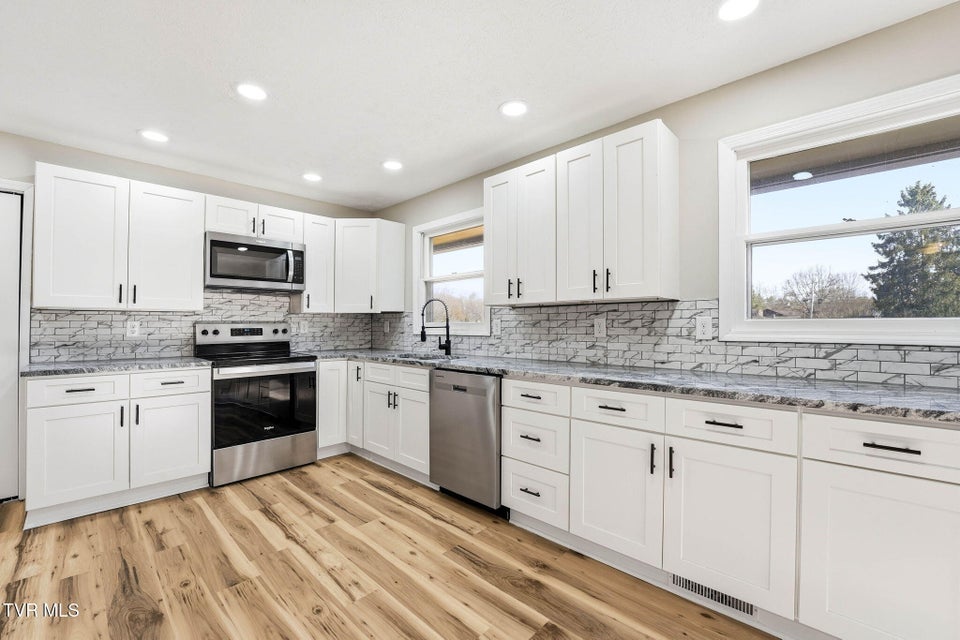 Photo #7: 1203 Beechwood Drive