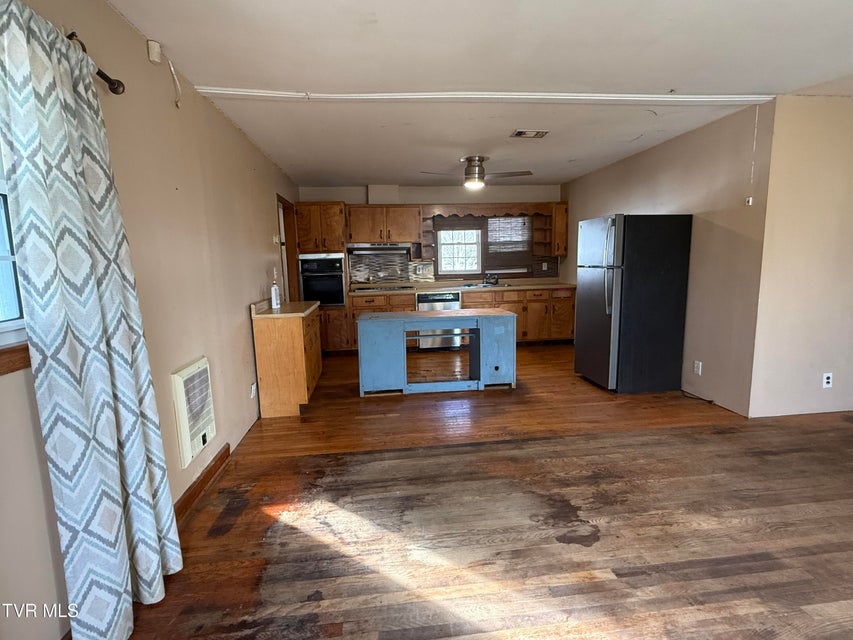 Photo #8: 412 Main Street