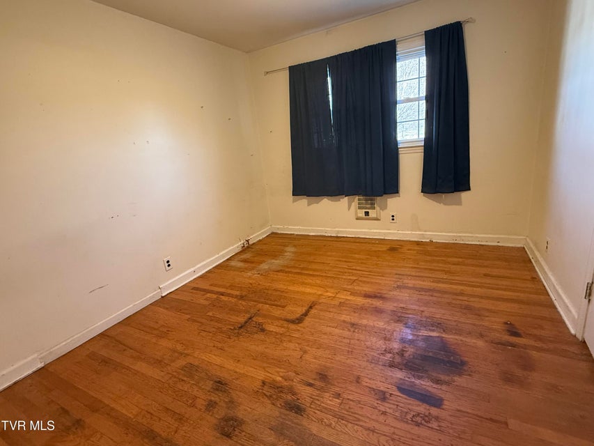 Photo #14: 412 Main Street