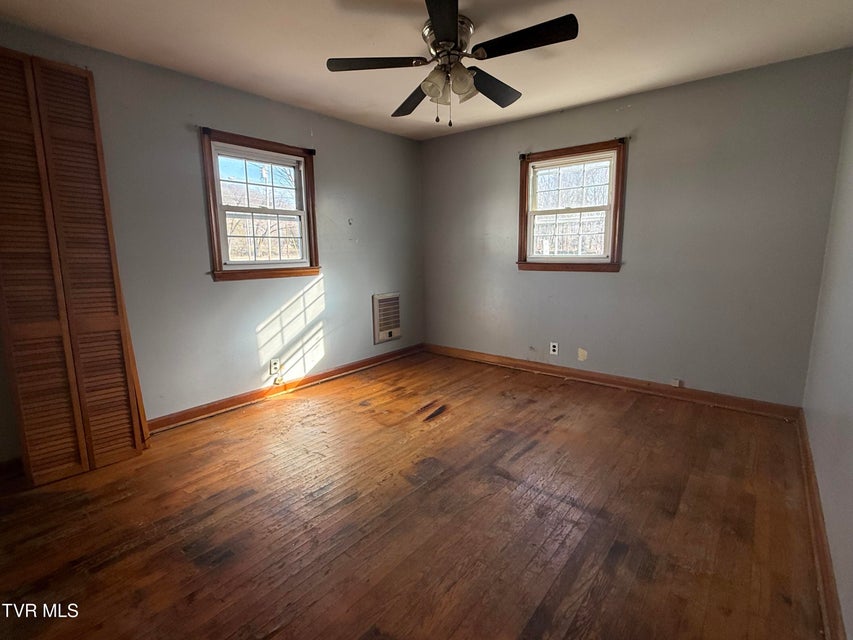 Photo #17: 412 Main Street