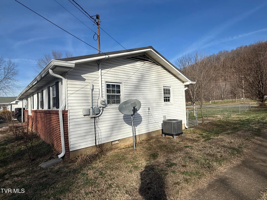 Photo #6: 412 Main Street