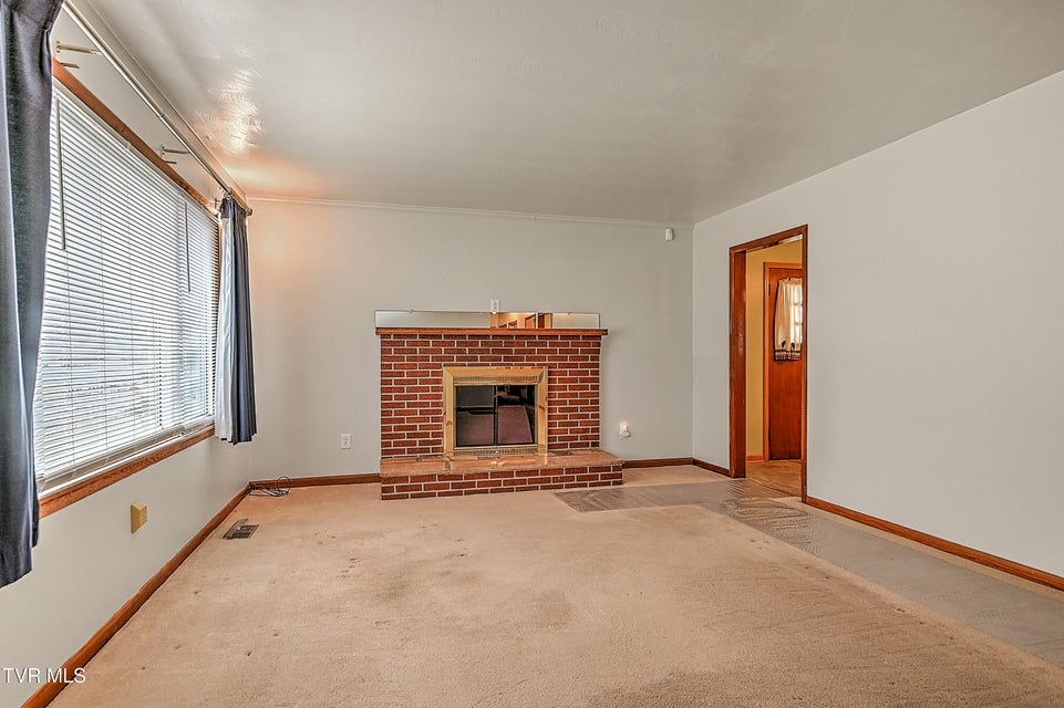 Photo #4: 258 Blackburn Circle