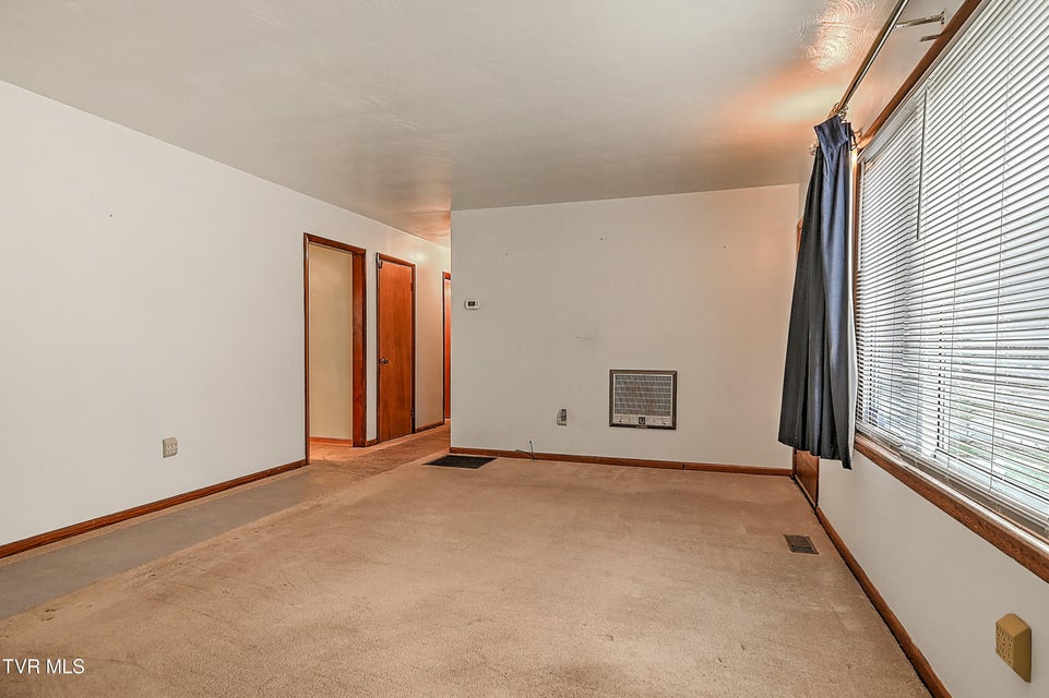 Photo #7: 258 Blackburn Circle