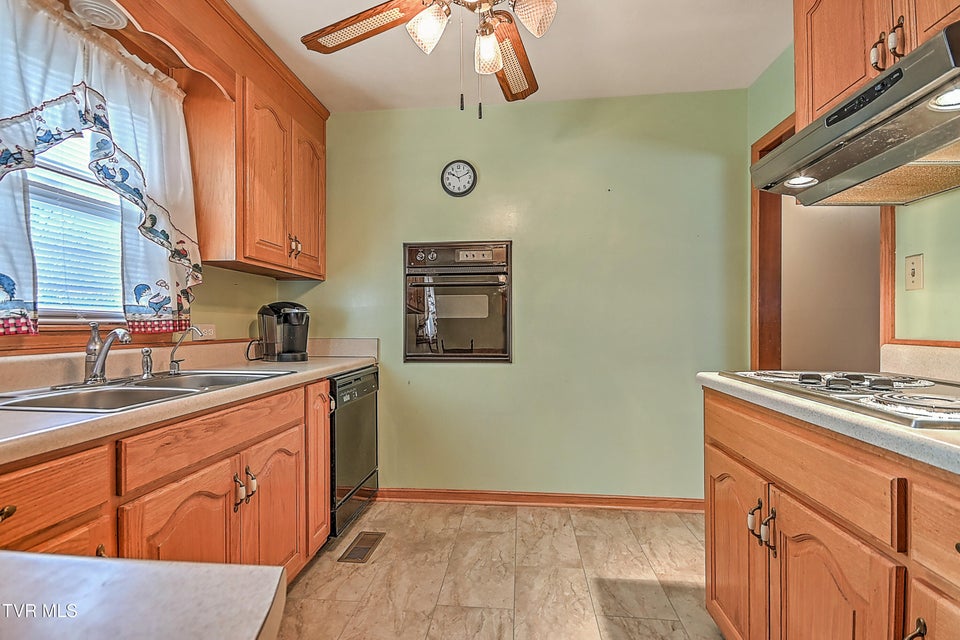 Photo #11: 258 Blackburn Circle