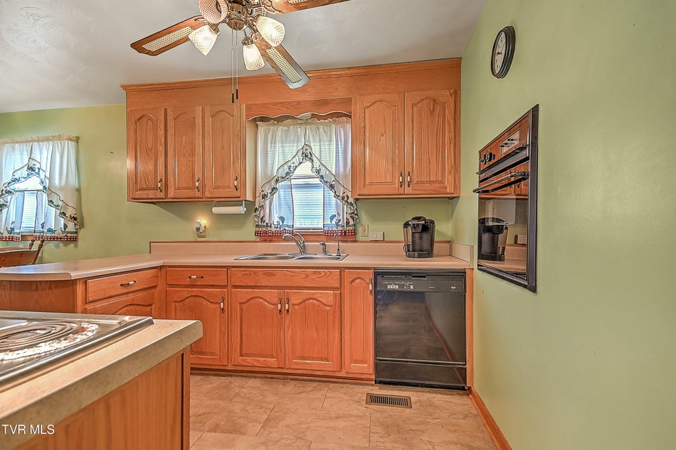 Photo #12: 258 Blackburn Circle