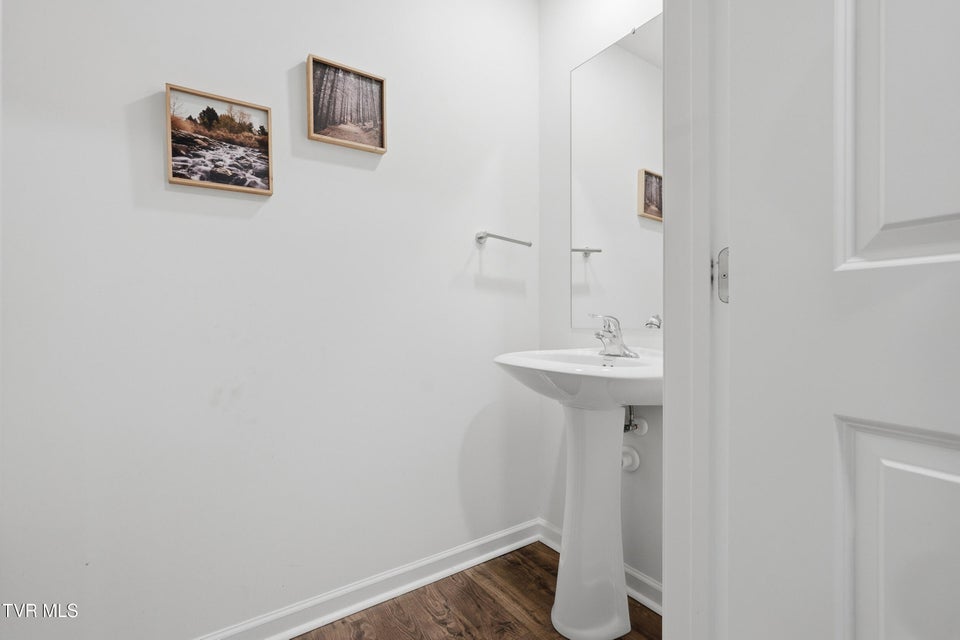 Photo #8: 705 Theobald Way