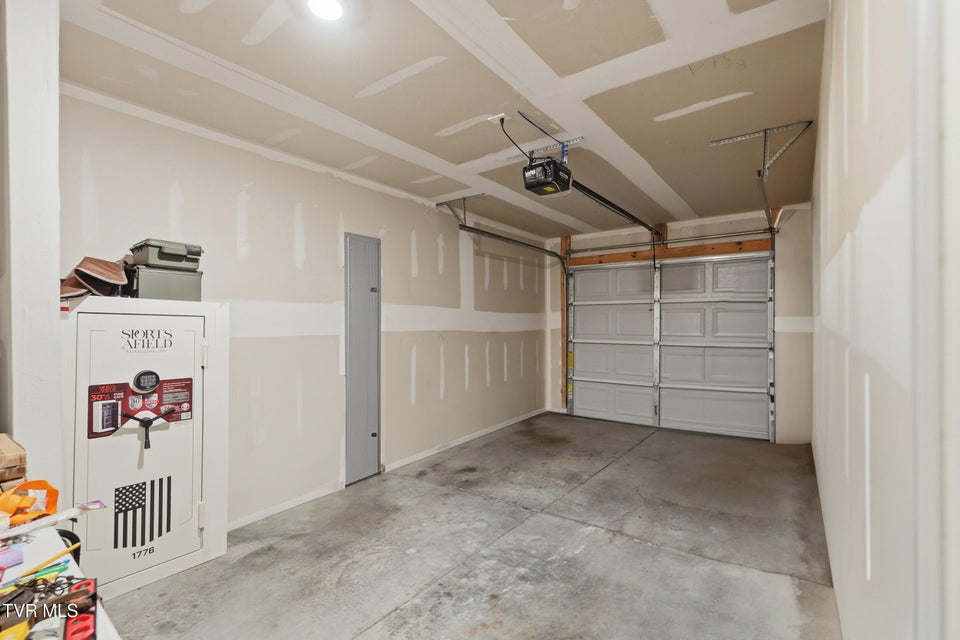 Photo #25: 705 Theobald Way