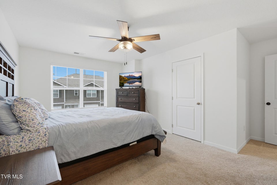 Photo #16: 705 Theobald Way