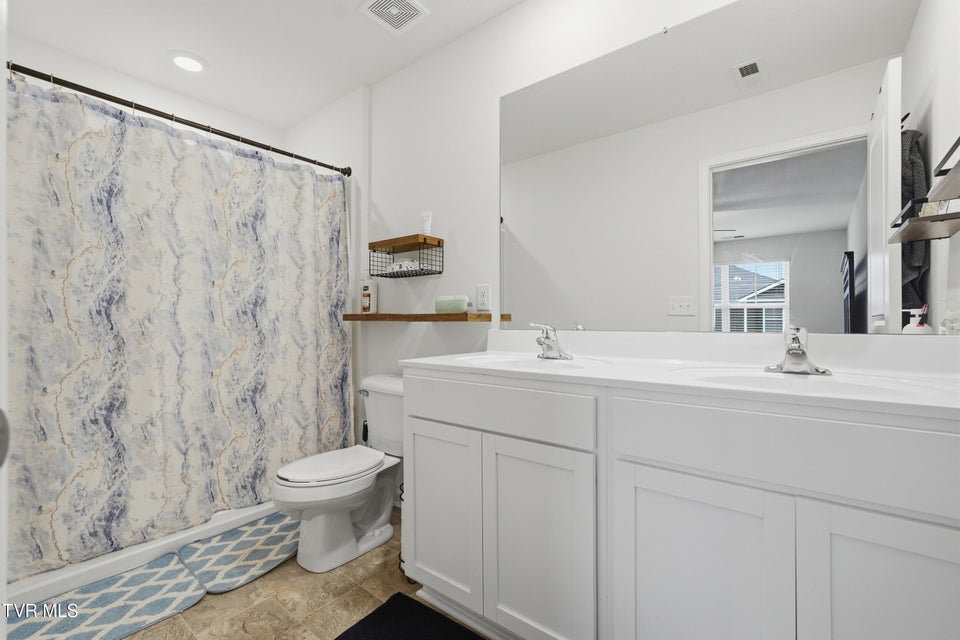 Photo #18: 705 Theobald Way