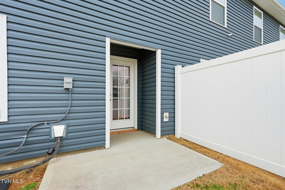 Photo #26: 705 Theobald Way