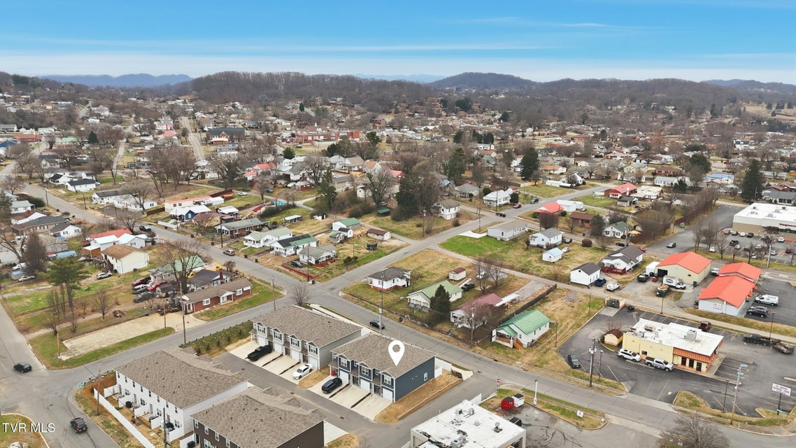 Photo #32: 705 Theobald Way