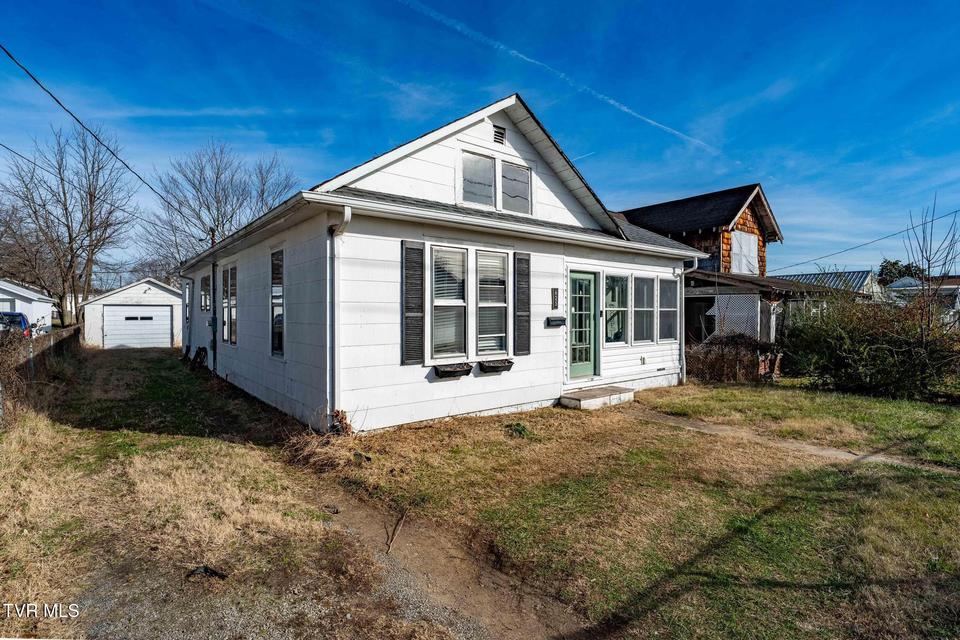 Photo #2: 625 Fairview Avenue