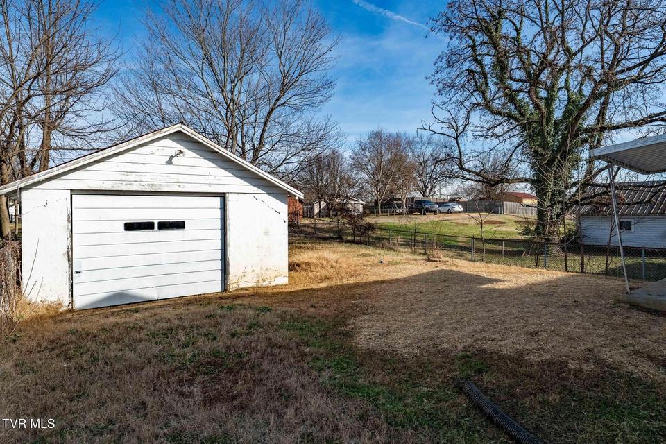 Photo #27: 625 Fairview Avenue