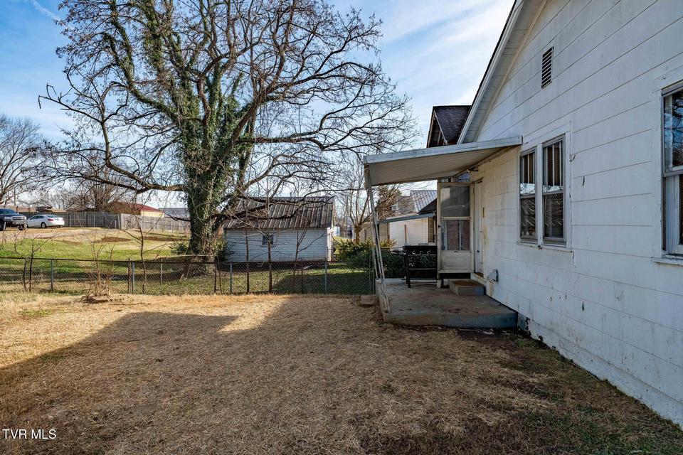 Photo #28: 625 Fairview Avenue