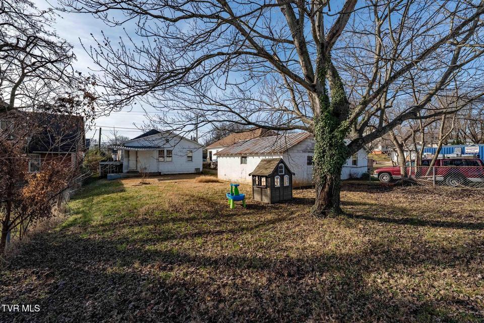 Photo #34: 625 Fairview Avenue