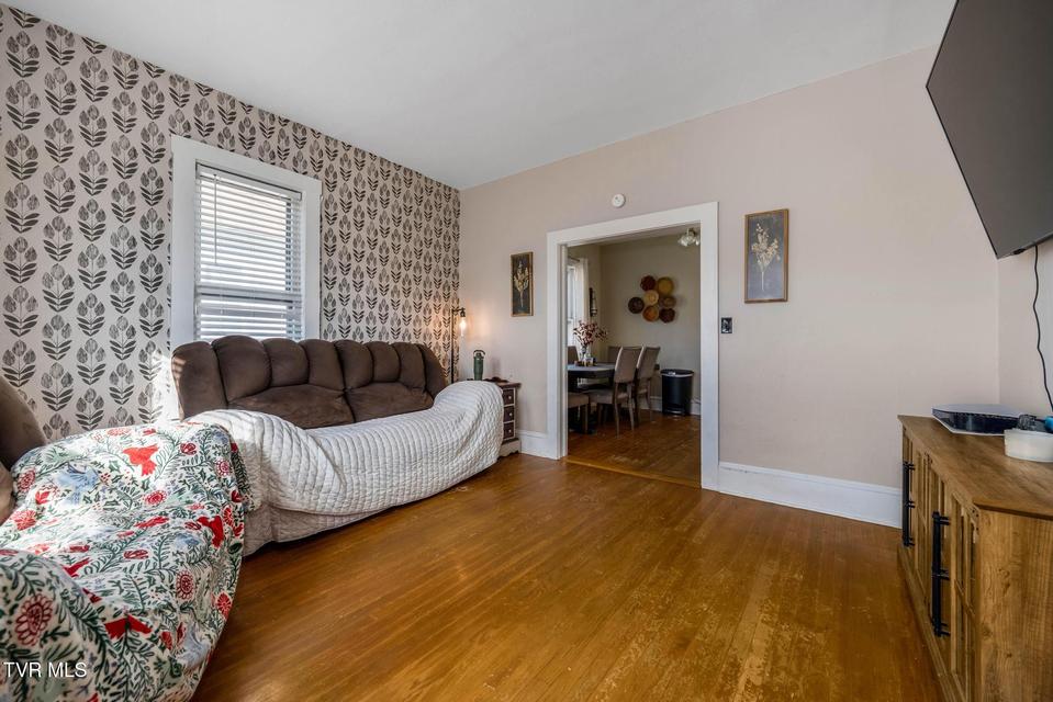 Photo #6: 625 Fairview Avenue