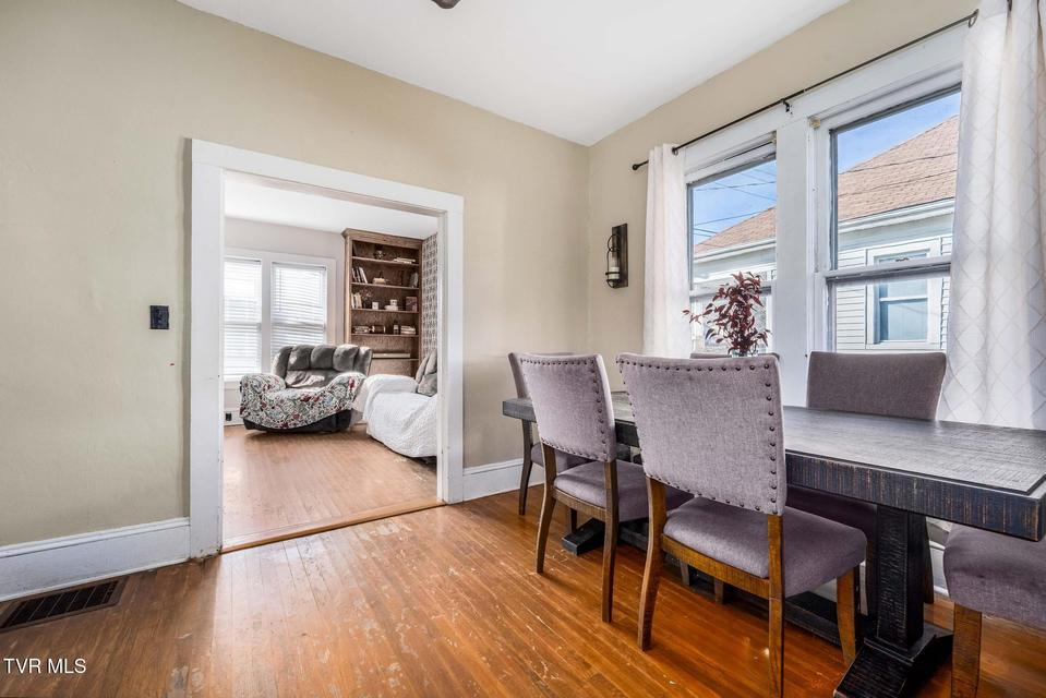 Photo #10: 625 Fairview Avenue