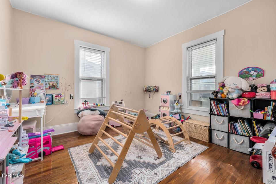 Photo #14: 625 Fairview Avenue