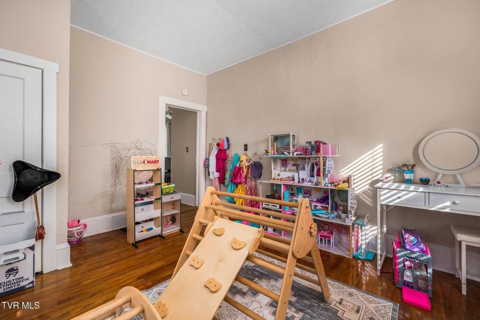 Photo #15: 625 Fairview Avenue