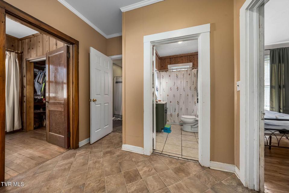 Photo #16: 625 Fairview Avenue