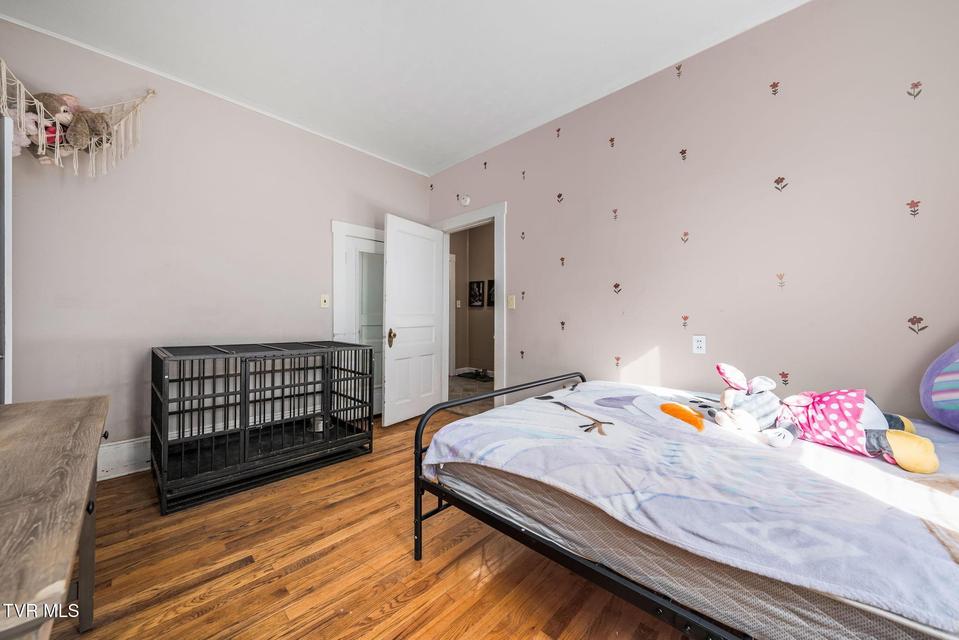 Photo #18: 625 Fairview Avenue