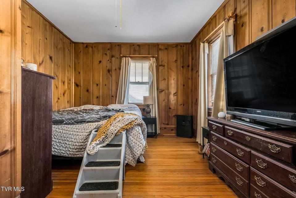 Photo #20: 625 Fairview Avenue