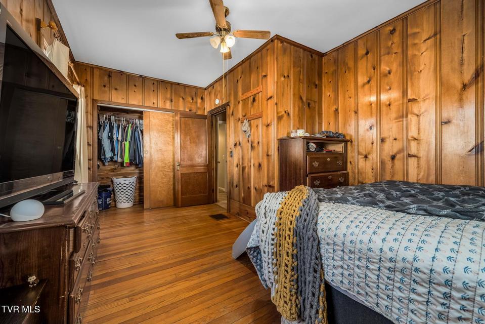 Photo #21: 625 Fairview Avenue