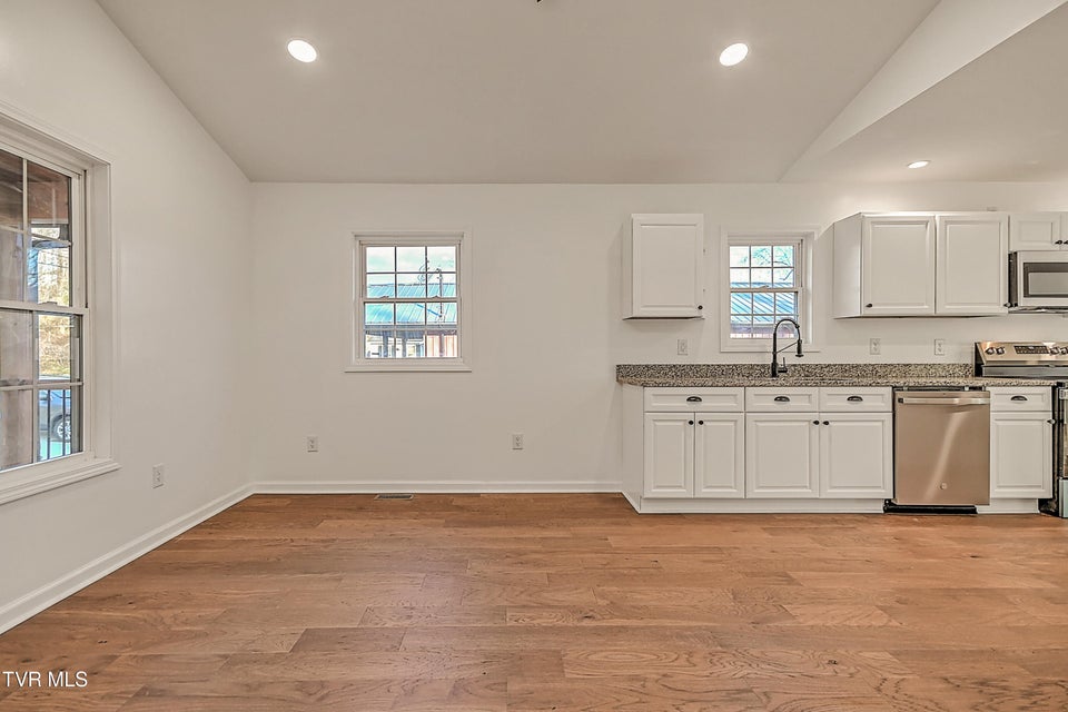 Photo #8: 145 Daniel Lane