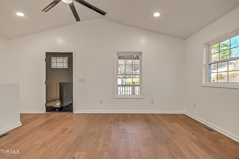 Photo #9: 145 Daniel Lane