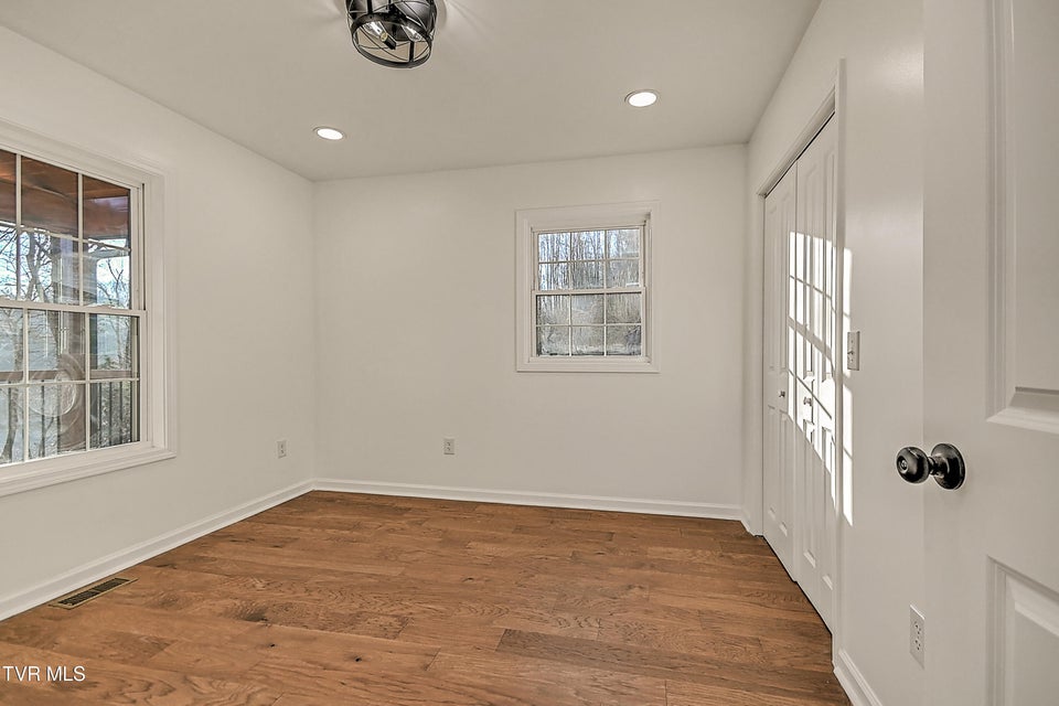 Photo #19: 145 Daniel Lane