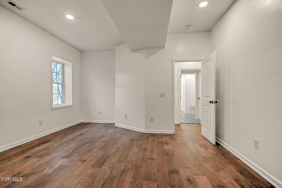 Photo #26: 145 Daniel Lane