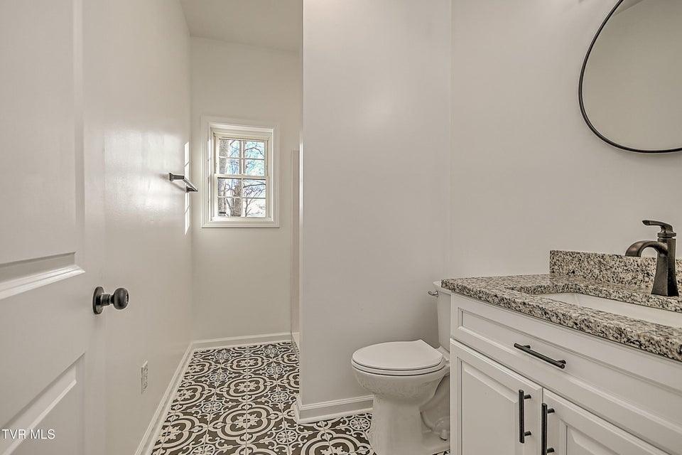 Photo #28: 145 Daniel Lane