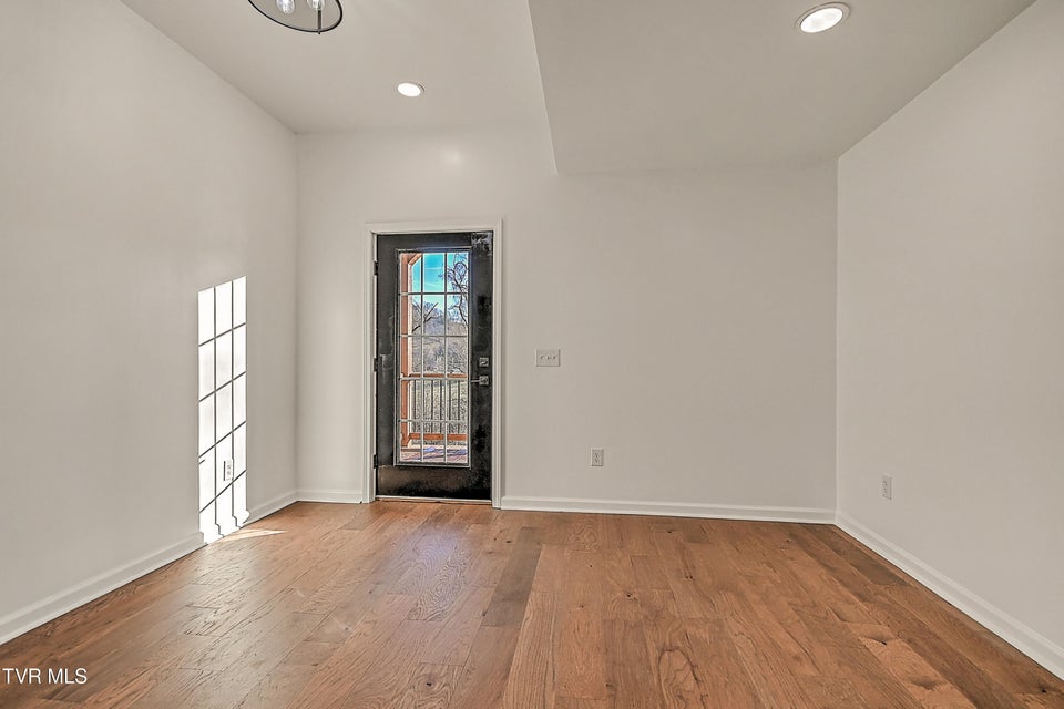 Photo #29: 145 Daniel Lane